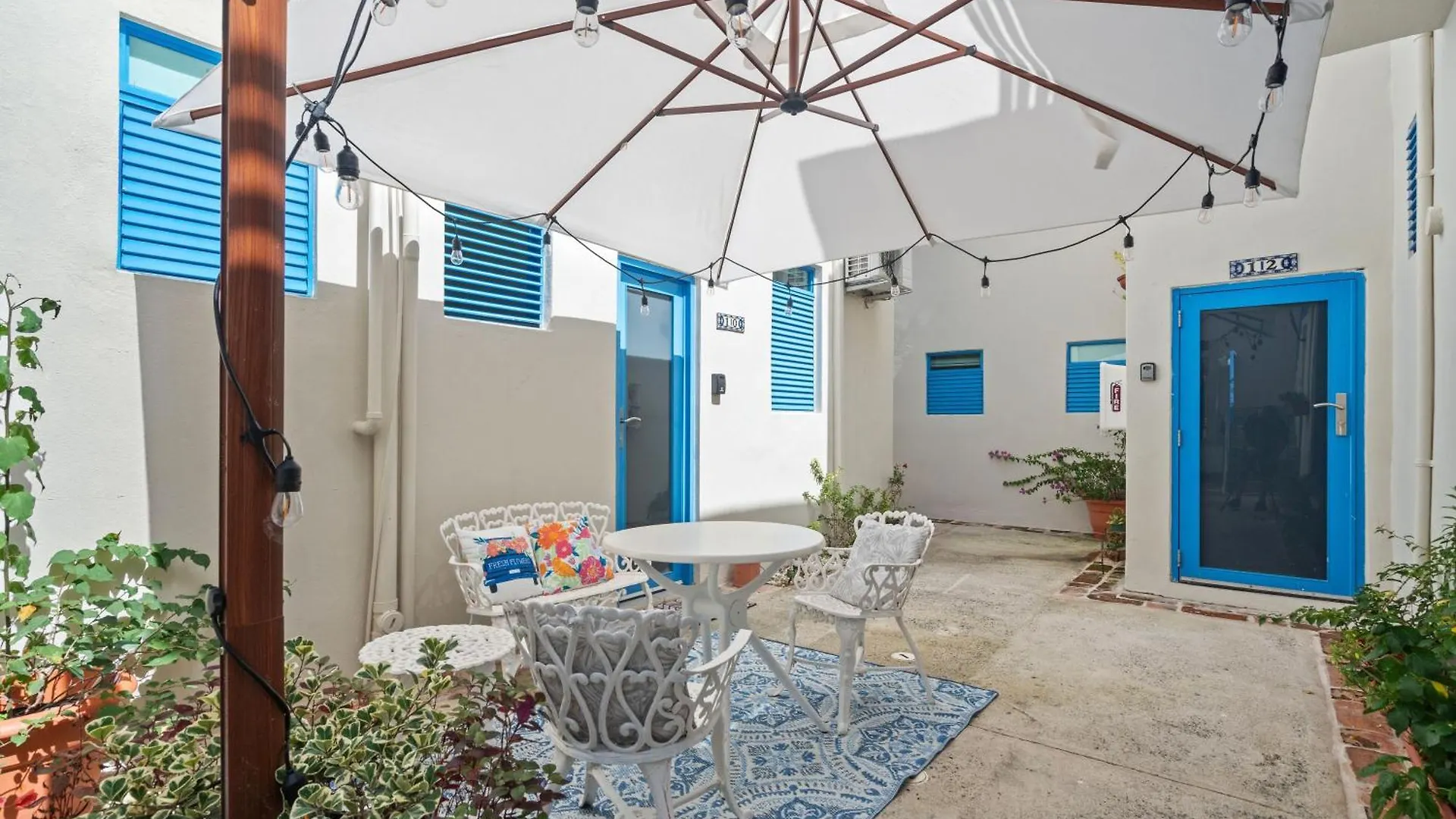 Cozy High-Ceiling Urban Studio Mm2 San Juan 0*,  Puerto Rico